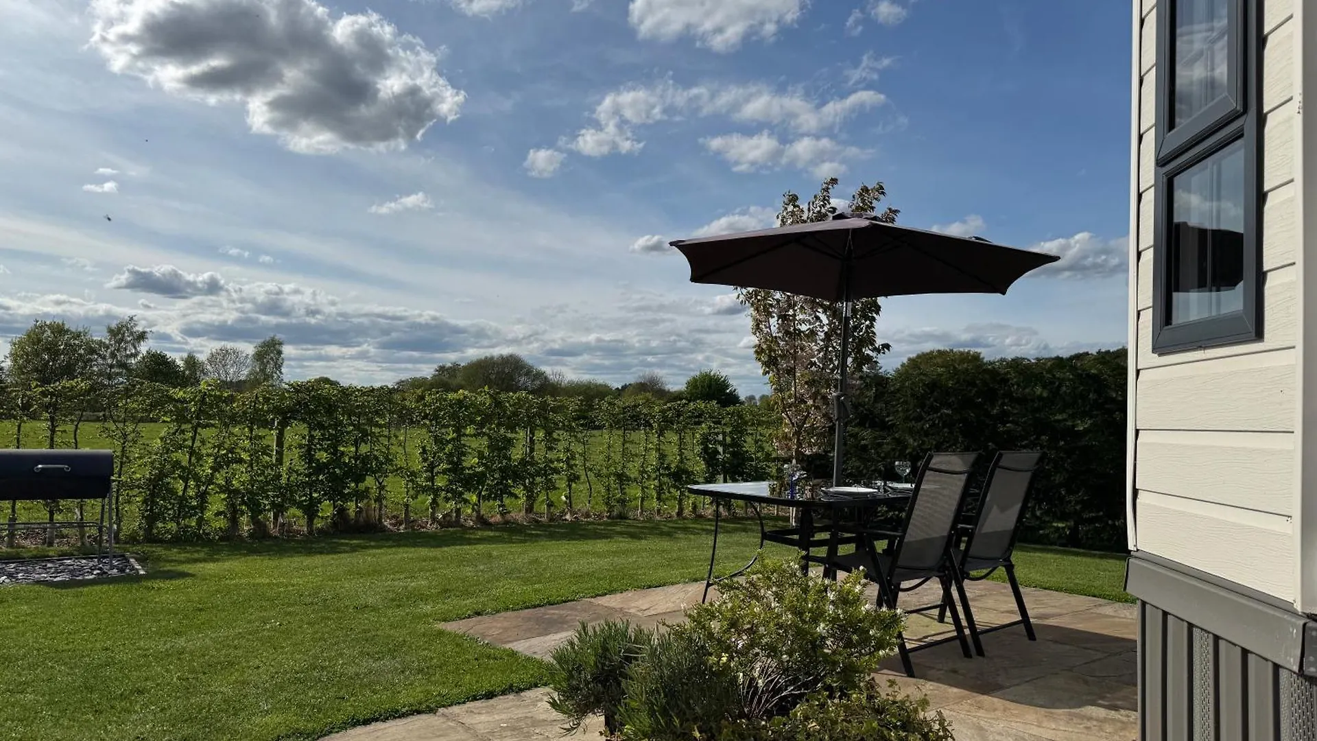 Field House Farm - Owl Lodge Or Honey Pod - Countryside Stay Near York Skipwith Storbritannien