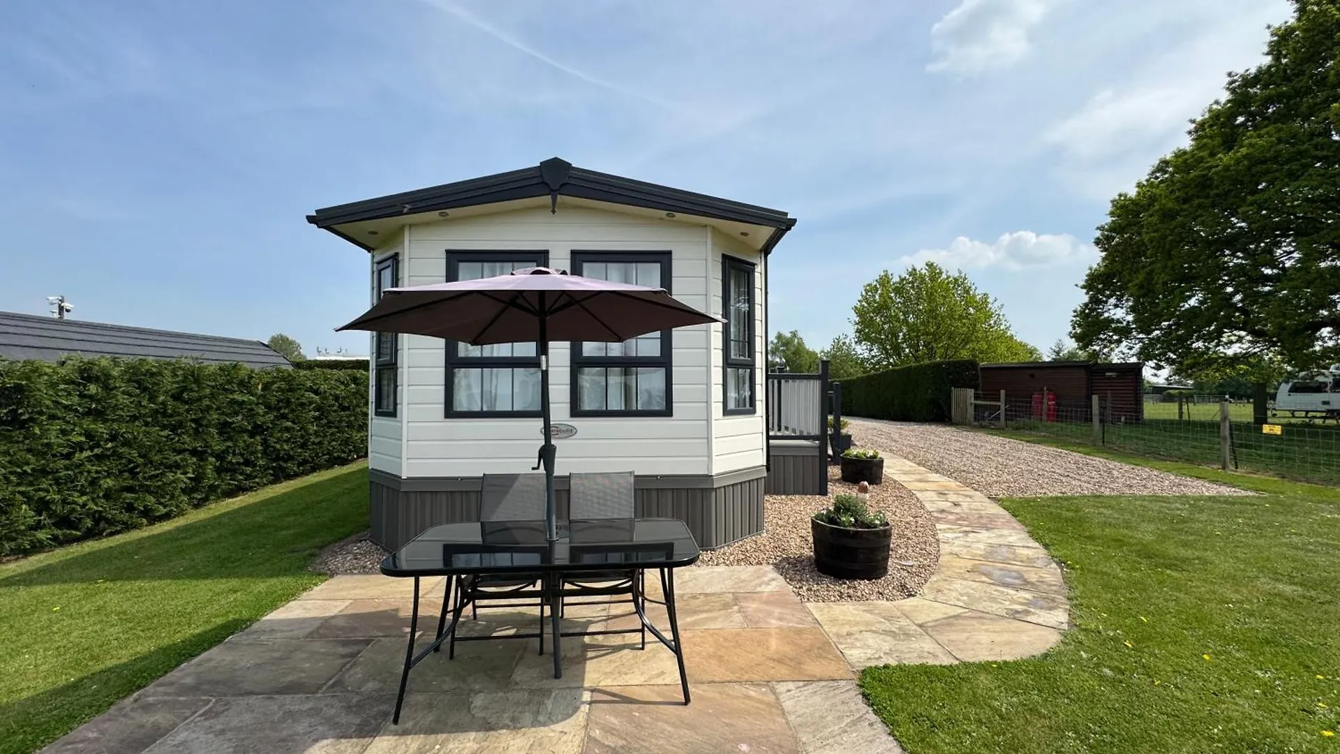 Field House Farm - Owl Lodge Or Honey Pod - Countryside Stay Near York Skipwith