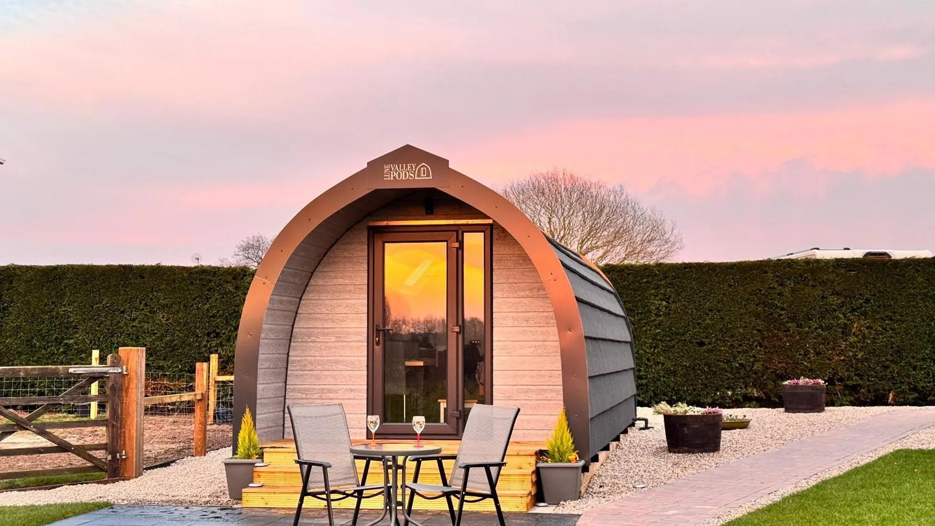 Field House Farm - Owl Lodge Or Honey Pod - Countryside Stay Near York Skipwith Storbritannien